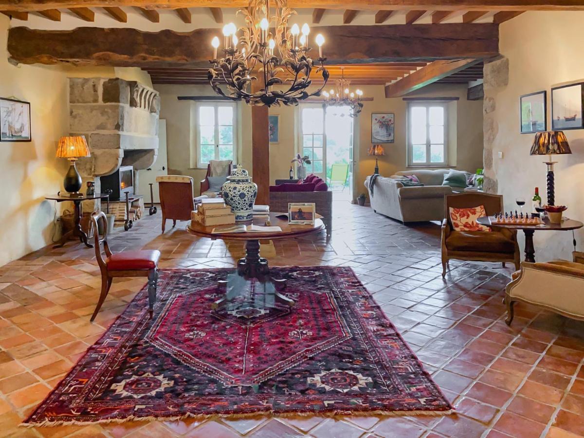 Maison Manechal Monfaucon  ภายนอก รูปภาพ